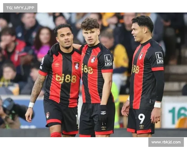 英超伯恩茅斯球员塞梅约遭种族歧视侮辱 警方逮捕涉事47岁男子